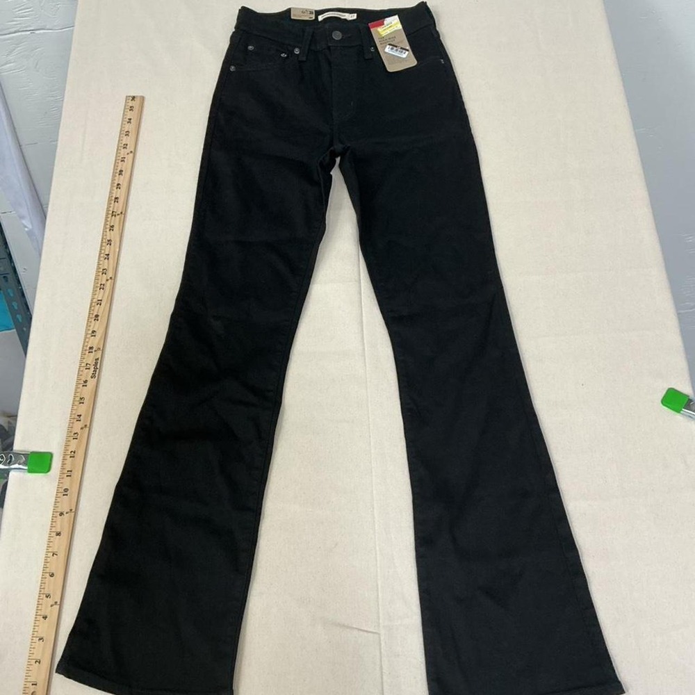 Levi's black bootcut jeans 🖤